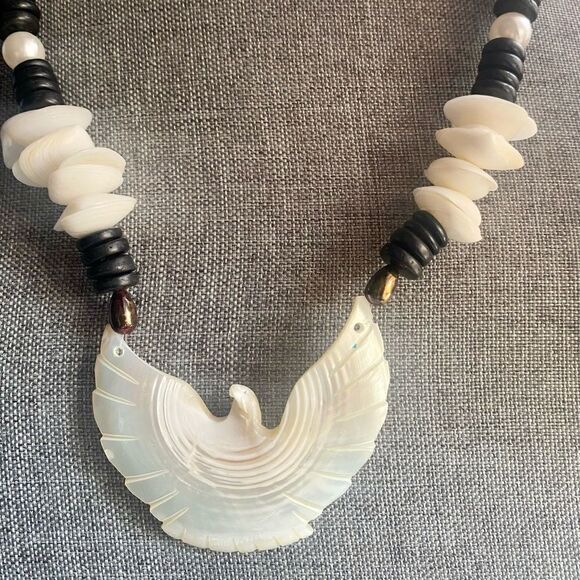 Vintage Carved MOP Thunderbird Necklace - Picture 2 of 3
